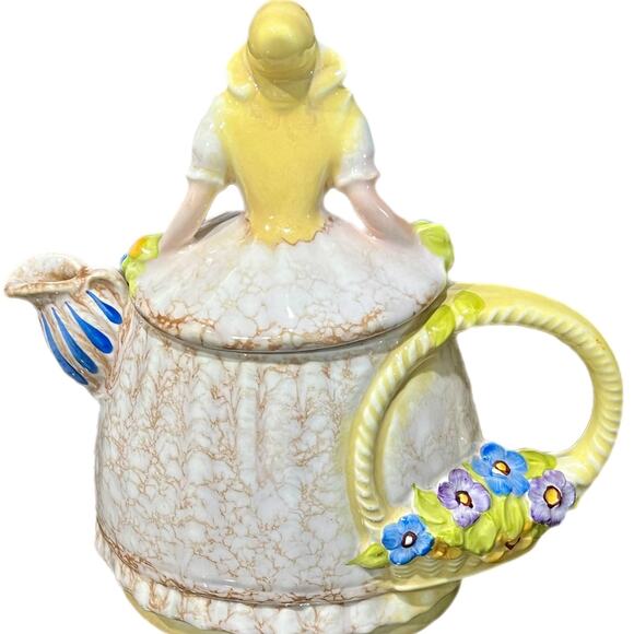 Antique / Vintage - Milk Maid Figural Teapot by Registered Royal Crown Germany - Picture 2 of 12